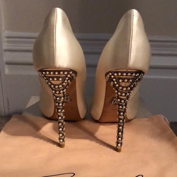 Brand new Aruna Seth satin ivory heels - Picture 3 of 5